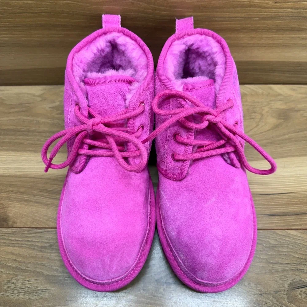 UGG Neumel Chukka Womens Boots Size 7 Pink Suede Shearling Fur Lined